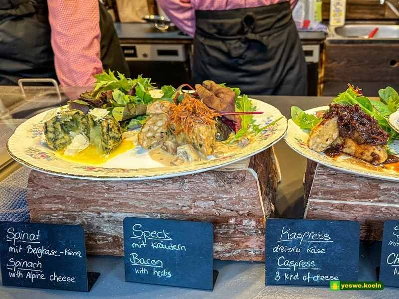 Titel, Weinachtsmarkt, Heumarkt, Ater Markt, Altstadt, Buden, Foto Hong