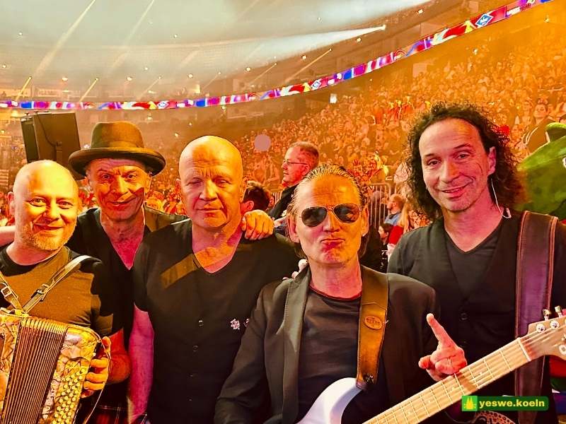 Lachende Pänzarena, Karneval, Kinder, Kölnarena, Foto: Hong Kayser, Brings