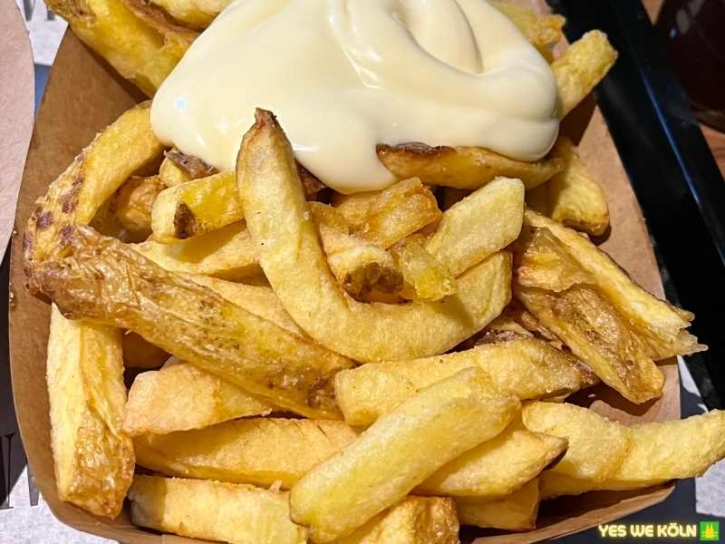 Currywurst Baron Aachener Straße in Köln Braunsfeld