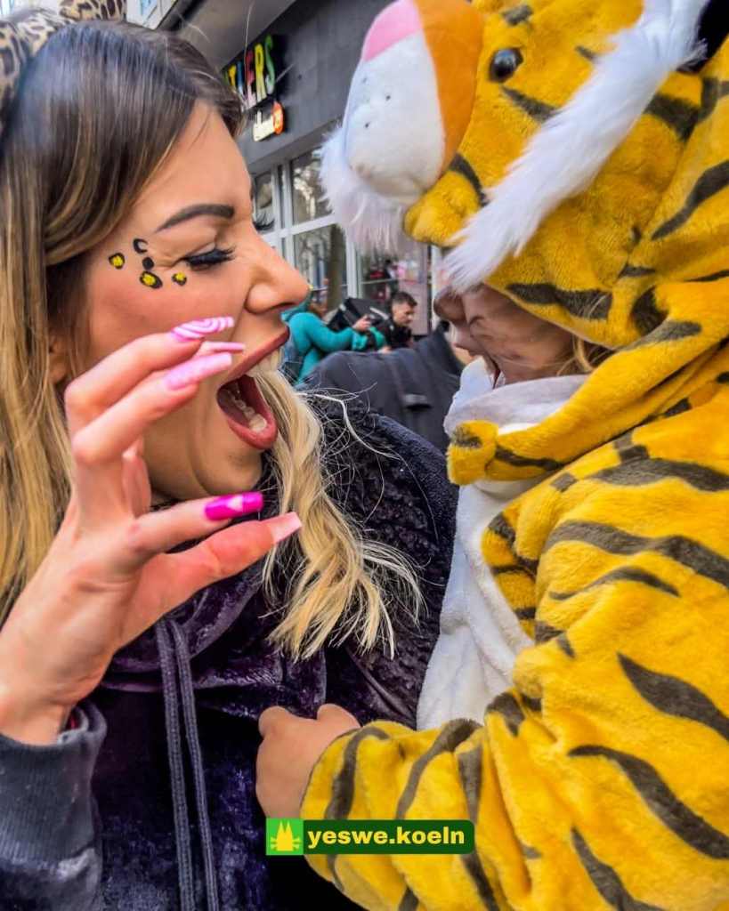 Playmate Tanja BRockmann mit Tochter Rosenmontag