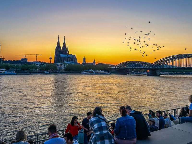 Mehr Schiffe als Panama-Kanal: Spannende Fakten über den Rhein