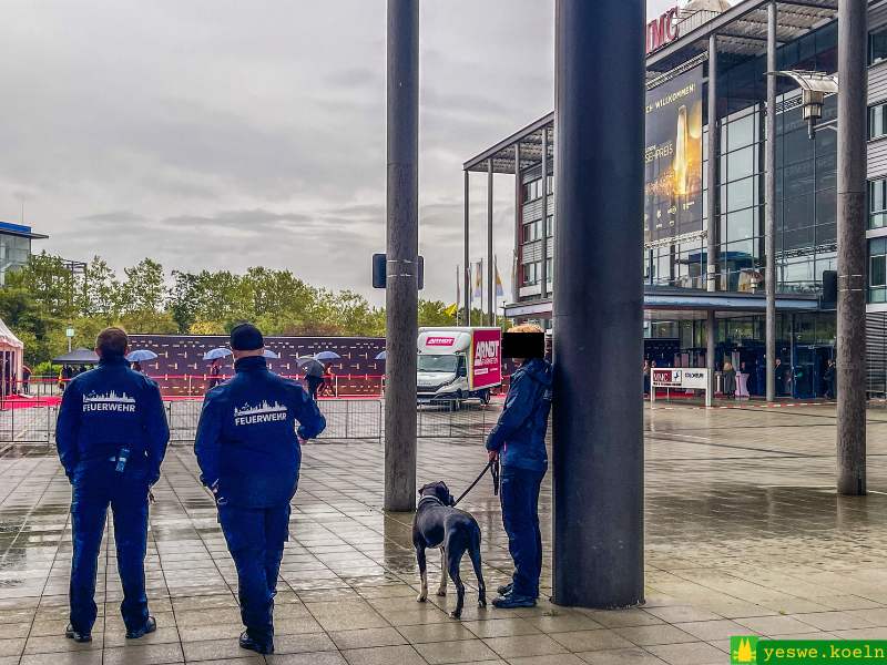 Die Polizei war auch mit Hunden vor Ort