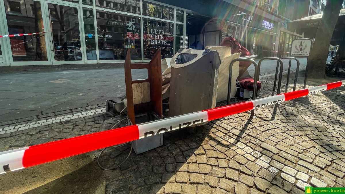 Explosion vor dem Vanity auf dem Kölner Ring