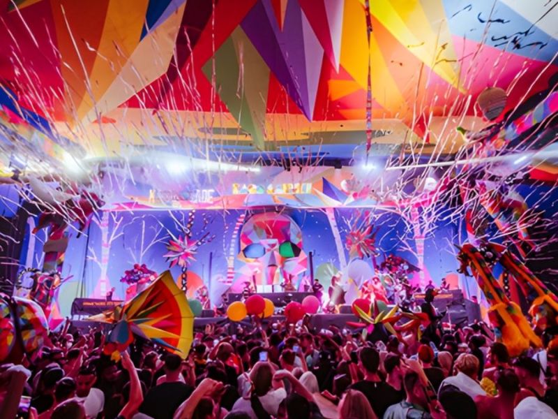 So Festival kommt „elrow“: Ausnahme-Party im Bootshaus