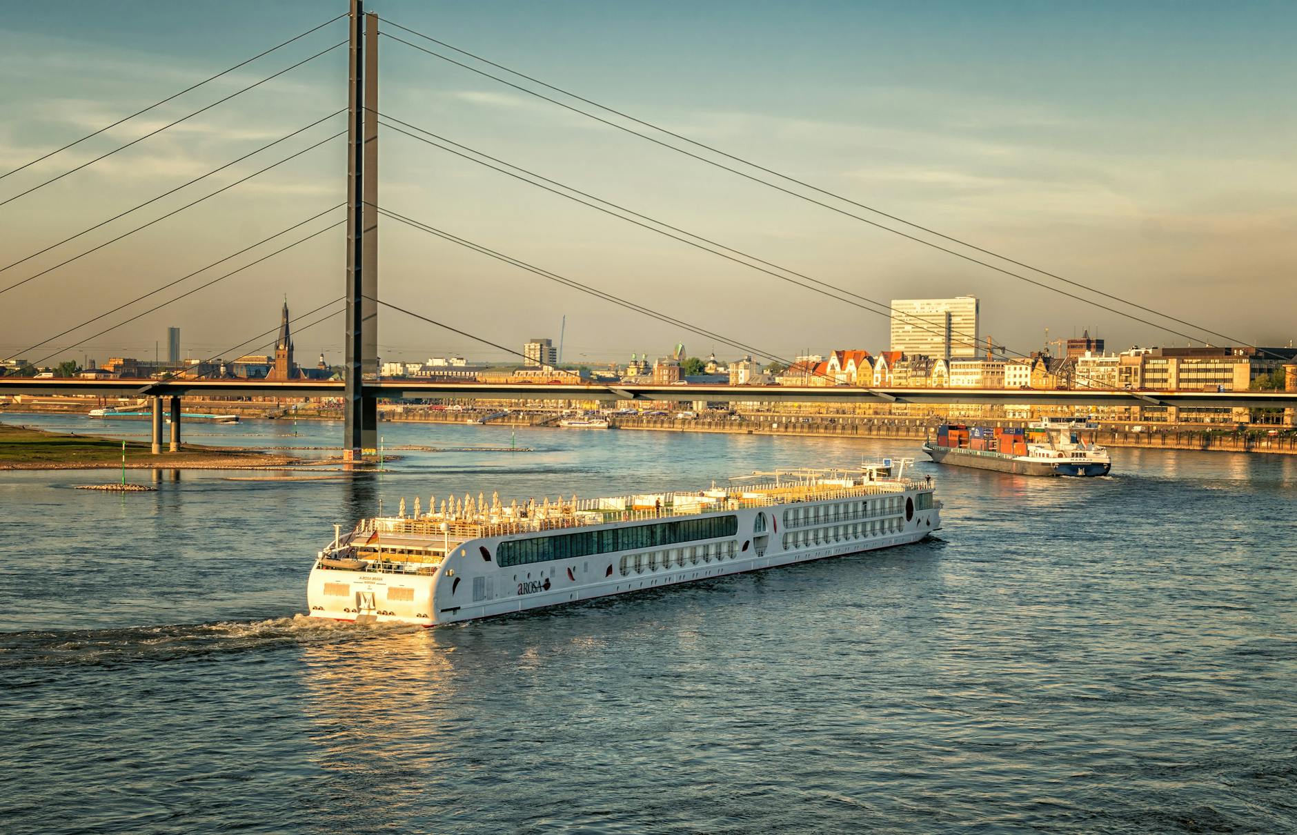 white ship